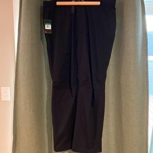 Nike Standard Fit Hypershield Golf Pants. NWT